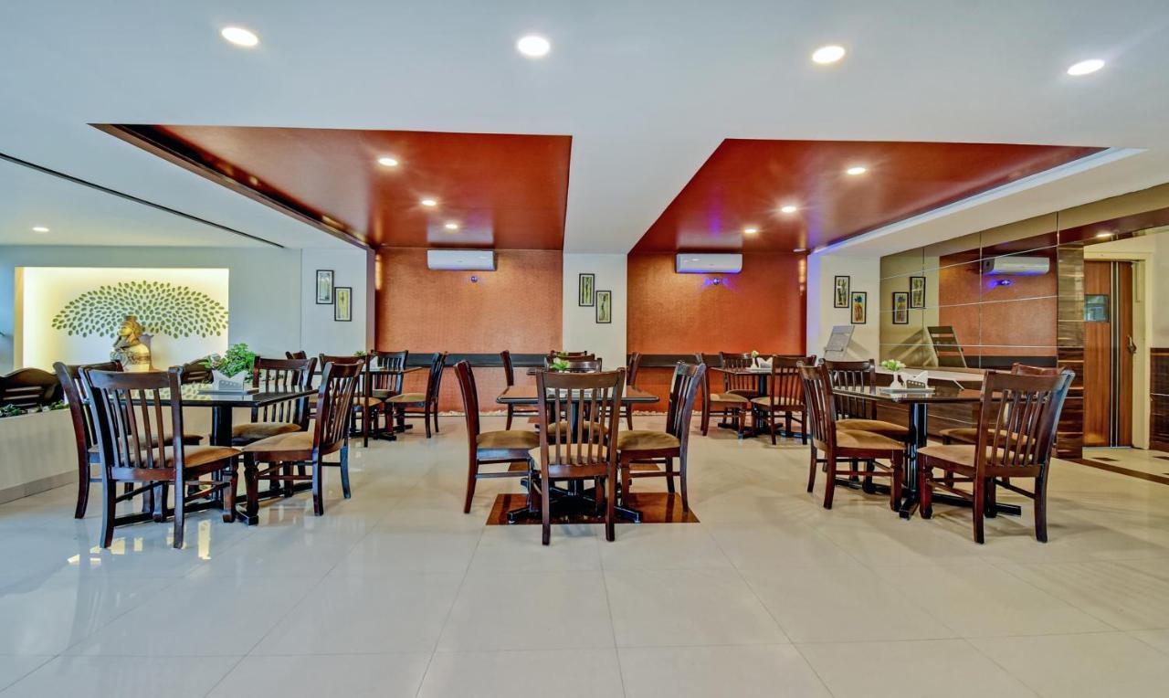 Hotel Treebo Raj Elegance Manyata Tech Park Bangalore Exterior foto